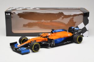 McLaren MCL35M #3 D. Ricciardo Bahrain GP 2021 Minichamps 1:18 530211803 Metall - pilt 7/7