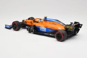 McLaren MCL35M #4 L. Norris Pole Position Russian GP 2021 Minichamps 1:18 530213404 Metall - pilt 5/7