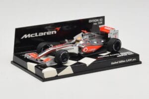 McLaren Mercedes MP4-24 #1 L. Hamilton Showcar 2009 Minichamps 1:43 530094371 Metall - pilt 2/5