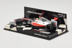McLaren Mercedes MP4-24 #1 L. Hamilton Showcar 2009 Minichamps 1:43 530094371 Metall - pilt 3/5