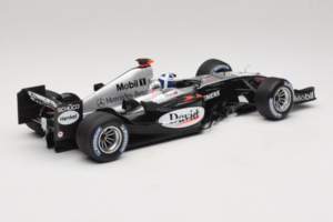 McLaren MP4/19 Mercedes D. Coulthard F1 2004 Minichamps 1:18 530041805 Metall - pilt 2/7