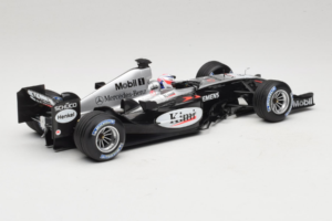 McLaren MP4/19 Mercedes K. Raikkonen F1 2004 Minichamps 1:18 530041806 Metall - pilt 2/7