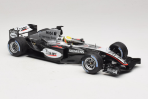McLaren MP4/19 Mercedes L. Hamilton Autosport Young Driver Test Silverstone 2004 Minichamps 1:18 530044418 Metall - pilt 4/7