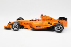 McLaren MP4-20 Mercedes G. Paffett Interim Test Car 2006 Minichamps 1:18 530061895 Metall - pilt 3/6