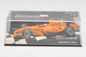 McLaren Mercedes MP4-20 G. Paffett Test Car 2006 Minichamps 1:43 530064395 Metall - pilt 5/5