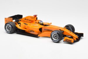 McLaren Mercedes MP4-20 P. de la Rosa F1 Test Car 2005 Minichamps 1:18 B66962343 Metall - pilt 4/6