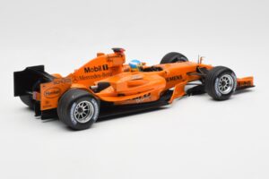 McLaren Mercedes MP4-20 P. de la Rosa F1 Test Car 2006 Minichamps 1:18 PEDRO001 Metall - pilt 2/6