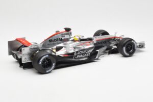 McLaren Mercedes MP4-21 #4 J.P. Montoya F1 2006 Minichamps 1:18 530061804 Metall - pilt 2/6