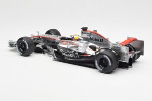 McLaren Mercedes MP4-21 #4 J.P. Montoya F1 2006 Minichamps 1:18 530061804 Metall - pilt 5/6