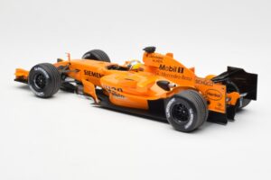 McLaren MP4-21 Mercedes #4 J.P. Montoya Interim Livery 2006 Minichamps 1:18 530061874 Metall - pilt 5/6