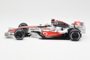 McLaren MP4-21 Mercedes #4 J-P. Montoya Showcar 2006 Minichamps 1:18 MONTOYA002 Metall - pilt 3/6