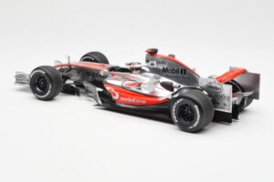 McLaren MP4-21 Mercedes #4 J-P. Montoya Showcar 2006 Minichamps 1:18 MONTOYA002 Metall - pilt 5/6