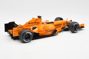 McLaren MP4-21 Mercedes #3 K. Raikkonen Interim Livery 2006 Minichamps 1:18 530061873 Metall - pilt 2/6