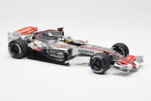 McLaren Mercedes MP4-21 P. de la Rosa F1 Showcar 2006 Minichamps 1:18 B66962346 Metall - pilt 4/6