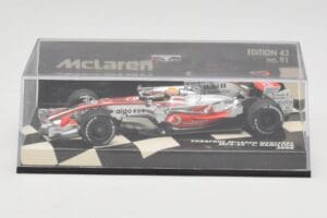McLaren Mercedes MP4-23 #22 L. Hamilton Race Car 2008 Minichamps 1:43 530084322 Metall - pilt 5/5