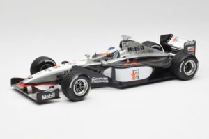 McLaren MP4/13 #8 M. Hakkinen F1 World Champion 1998 Minichamps 1:18 18690008 Metall