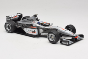 McLaren MP4-15 #2 D. Coulthard F1 2000 Minichamps 1:18 B66962118 Metall - pilt 4/6