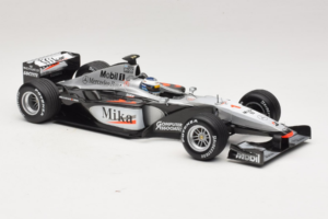 McLaren MP4-15 #1 M. Hakkinen F1 2000 Minichamps 1:18 B66962117 Metall - pilt 4/6