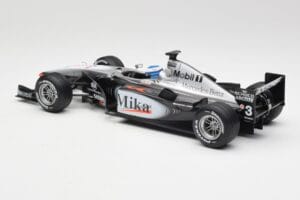 McLaren MP4-16 #4 M. Häkkinen F1 2001 Hot Wheels 1:18 50198 Metall - pilt 5/6