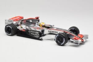 McLaren MP4-21 L. Hamilton Silverstone Test 2006 Minichamps 1:18 530061884 Metall - pilt 4/6