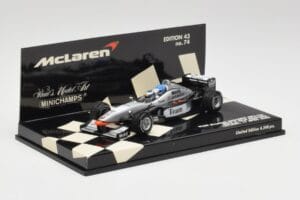 McLaren MP4/98T 2-Seater M. Hakkinen / E. Hakkinen F1 2000 Minichamps 1:43 530984378 Metall - pilt 2/4