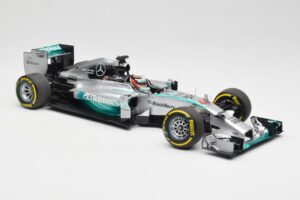 Mercedes AMG Petronas W05 #44 L. Hamilton F1 World Champion 2014 Minichamps 1:18 186140044 Metall - pilt 4/7