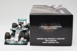 Mercedes AMG Petronas W05 #44 L. Hamilton F1 World Champion 2014 Minichamps 1:18 186140044 Metall - pilt 6/7