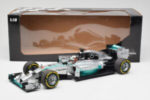 Mercedes AMG Petronas W05 #44 L. Hamilton F1 World Champion 2014 Minichamps 1:18 186140044 Metall - pilt 7/7