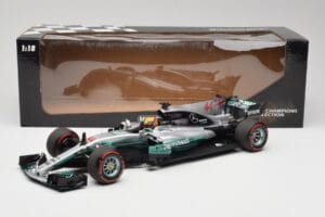 Mercedes AMG W08 EQ Power+ Petronas #44 L. Hamilton F1 World Champion 2017 Minichamps 1:18 186170044 Vaik - pilt 7/7