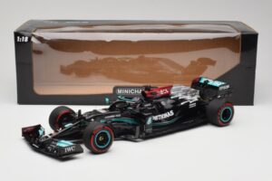 Mercedes AMG W12 Petronas #44 L. Hamilton Spanish GP 100th Pole 2021 Minichamps 1:18 110210444 Vaik - pilt 7/7