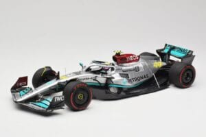 Mercedes AMG W13 E Performance Petronas #44 L. Hamilton Brazilian GP 2022 Minichamps 1:18 110222144 Vaik