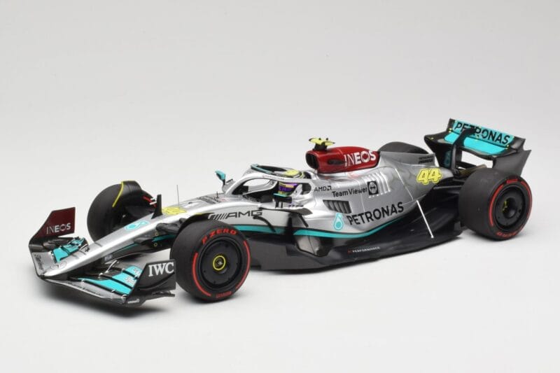 Mercedes AMG W13 E Performance Petronas #44 L. Hamilton Brazilian GP 2022 Minichamps 1:18 110222144 Vaik