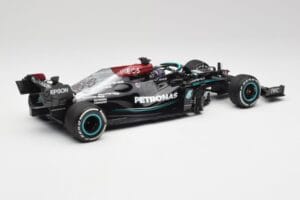 Mercedes AMG W12 #44 L. Hamilton Bahrain GP 2021 Minichamps 1:18 110210144 Metall - pilt 2/7