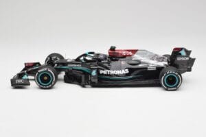 Mercedes AMG W12 #44 L. Hamilton Bahrain GP 2021 Minichamps 1:18 110210144 Metall - pilt 3/7