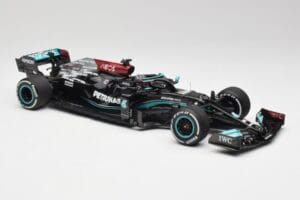 Mercedes AMG W12 #44 L. Hamilton Bahrain GP 2021 Minichamps 1:18 110210144 Metall - pilt 4/7