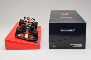 Red Bull Racing RB18 #1 M. Verstappen Oracle Winner Dutch GP 2022 Minichamps 1:18 113223501 Metall - pilt 6/7