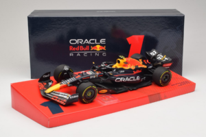 Red Bull Racing RB18 #1 M. Verstappen Oracle Winner Dutch GP 2022 Minichamps 1:18 113223501 Metall - pilt 7/7