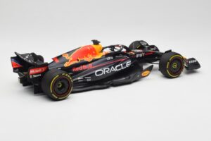 Oracle Red Bull Racing RB18 #1 M. Verstappen Winner Italian GP 2022 Minichamps 1:18 110221601 Metall - pilt 2/7