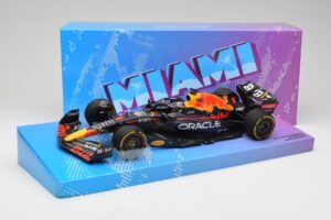 Red Bull Racing RB18 #1 M. Verstappen Winner Miami GP 2022 Minichamps 1:18 113220501 Metall - pilt 7/7
