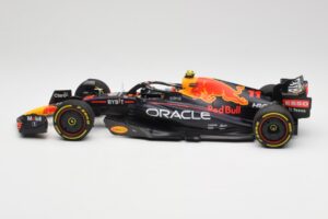 Oracle Red Bull Racing RB18 #11 S. Perez Saudi Arabian GP 2022 Minichamps 1:18 110220011 Metall - pilt 3/7