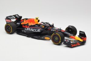 Oracle Red Bull Racing RB18 #11 S. Perez Saudi Arabian GP 2022 Minichamps 1:18 110220011 Metall - pilt 4/7
