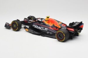 Oracle Red Bull Racing RB18 #11 S. Perez Saudi Arabian GP 2022 Minichamps 1:18 110220011 Metall - pilt 5/7