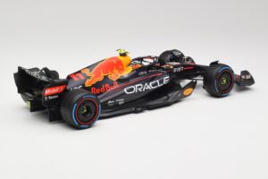 Oracle Red Bull Racing RB18 #11 S. Perez Monaco GP Winner Rain Tyre Version 2022 Minichamps 1:18 110222711 Metall - pilt 2/7