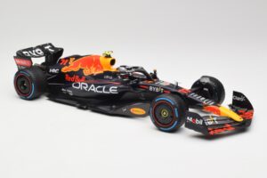 Oracle Red Bull Racing RB18 #11 S. Perez Monaco GP Winner Rain Tyre Version 2022 Minichamps 1:18 110222711 Metall - pilt 4/7