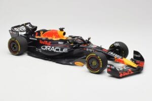 Oracle Red Bull Racing RB19 #1 M. Verstappen Winner Abu Dhabi GP 2023 Minichamps 1:18 110232301 Metall - pilt 4/7