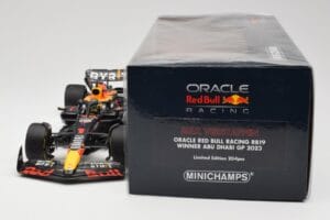 Oracle Red Bull Racing RB19 #1 M. Verstappen Winner Abu Dhabi GP 2023 Minichamps 1:18 110232301 Metall - pilt 6/7