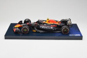 Red Bull Racing RB19 #11 S. Perez Winner Saudi Arabian GP 2023 Minichamps 1:18 113230111 Metall