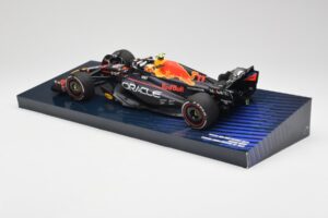 Red Bull Racing RB19 #11 S. Perez Winner Saudi Arabian GP 2023 Minichamps 1:18 113230111 Metall - pilt 5/6