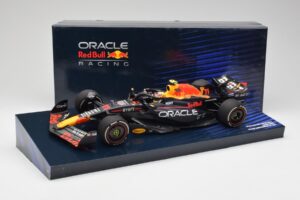 Red Bull Racing RB19 #11 S. Perez Winner Saudi Arabian GP 2023 Minichamps 1:18 113230111 Metall - pilt 6/6