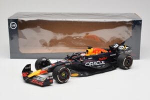 Oracle Red Bull Racing RB20 #1 M. Verstappen Winner Bahrain GP 2024 Minichamps 1:18 110240101 Metall - pilt 7/7